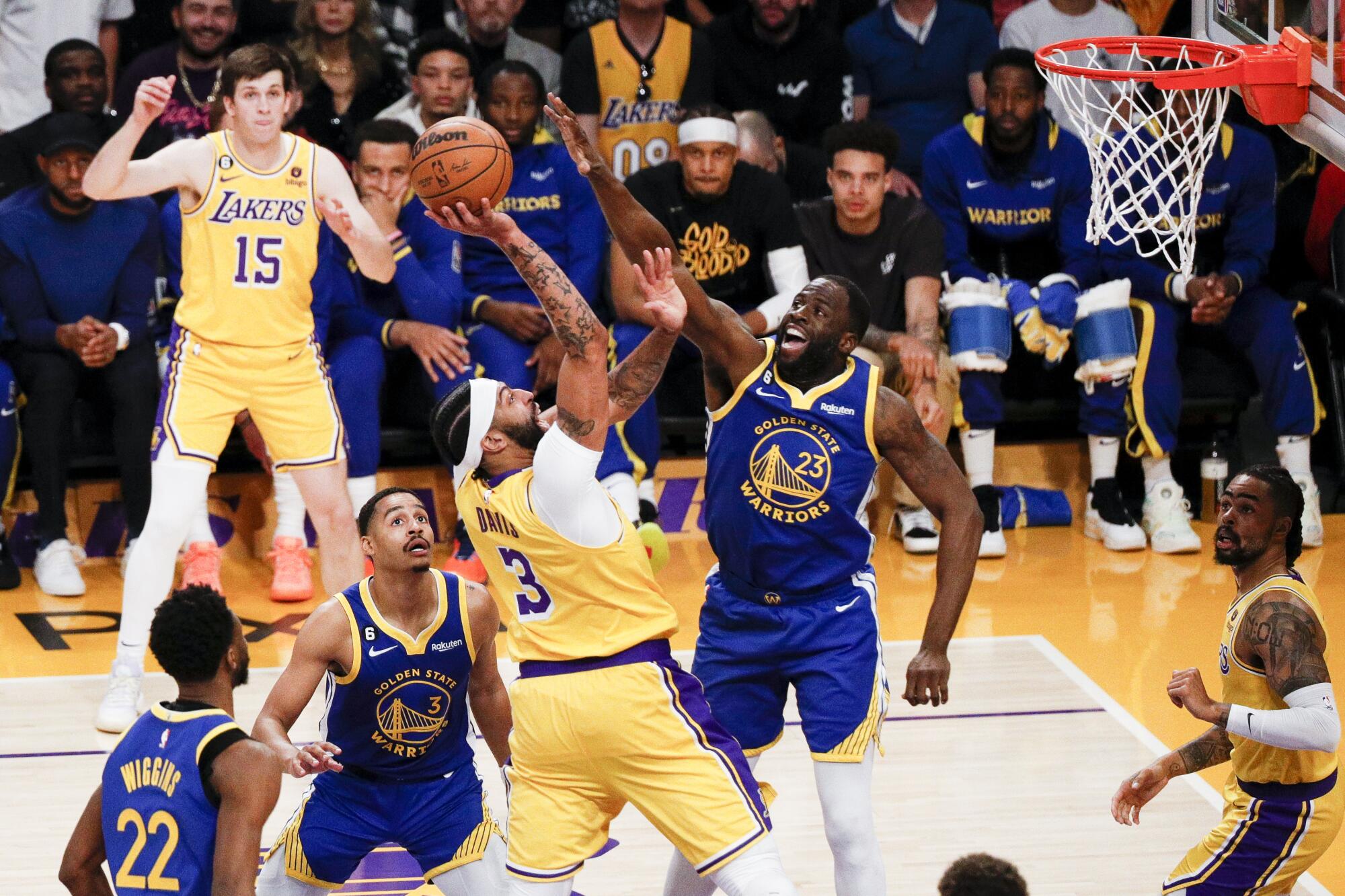 How Lakers vs. Warriors fans are reacting to this upcoming game?